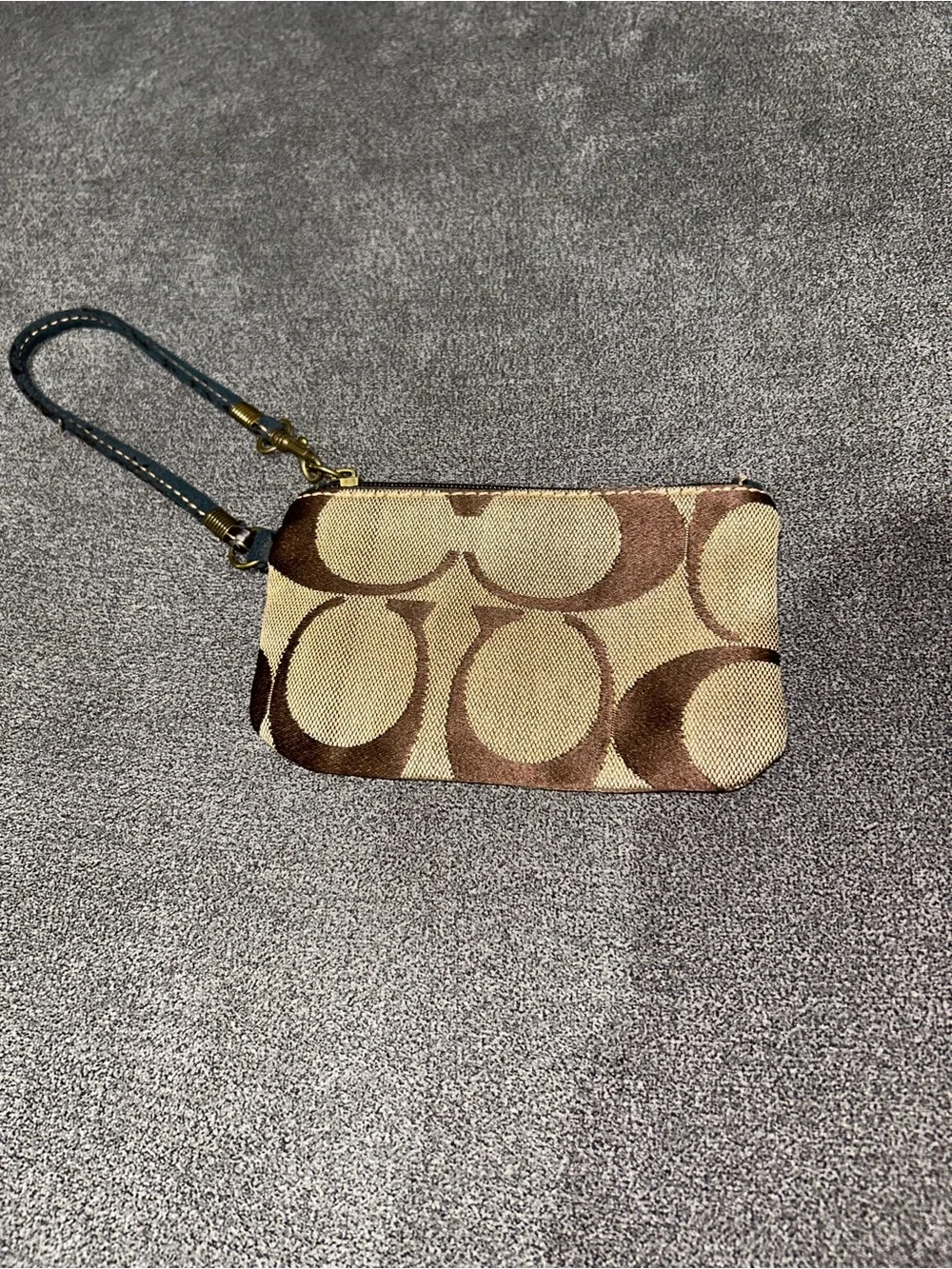 Coach vintage Signature Pattern Wristlet in Beige and Brown